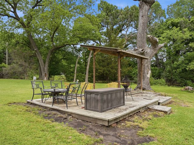 542 W Lake Drive, Weatherford, TX 76087