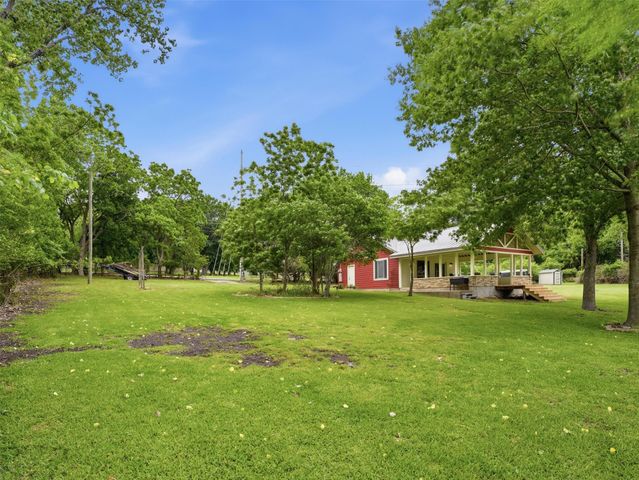 542 W Lake Drive, Weatherford, TX 76087