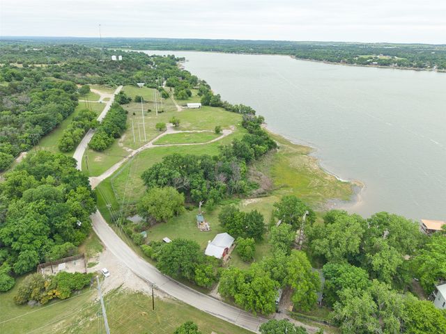 542 W Lake Drive, Weatherford, TX 76087