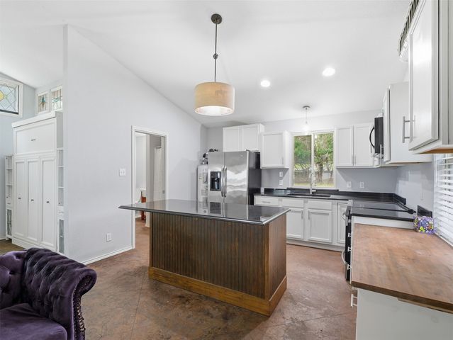 542 W Lake Drive, Weatherford, TX 76087