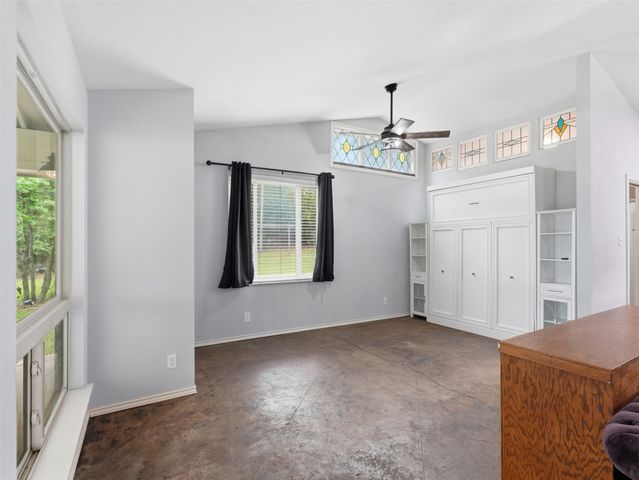 542 W Lake Drive, Weatherford, TX 76087