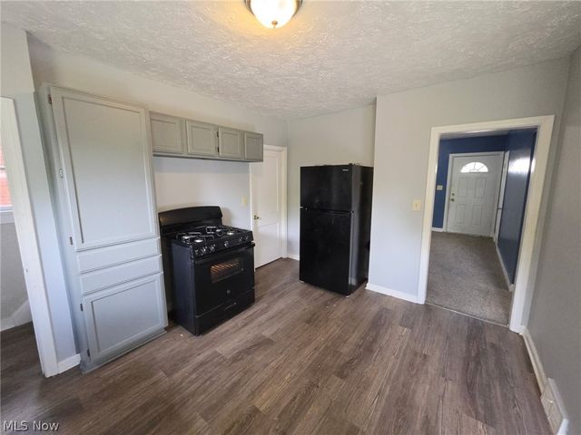 16906 Palda Drive, Cleveland, OH 44128