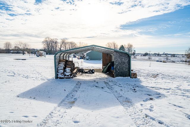 1701 Dawkins Rd, La Grange, KY 40031