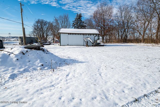 1701 Dawkins Rd, La Grange, KY 40031