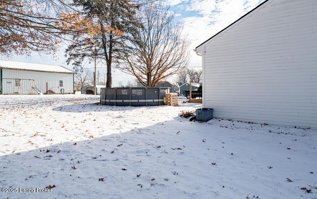 1701 Dawkins Rd, La Grange, KY 40031