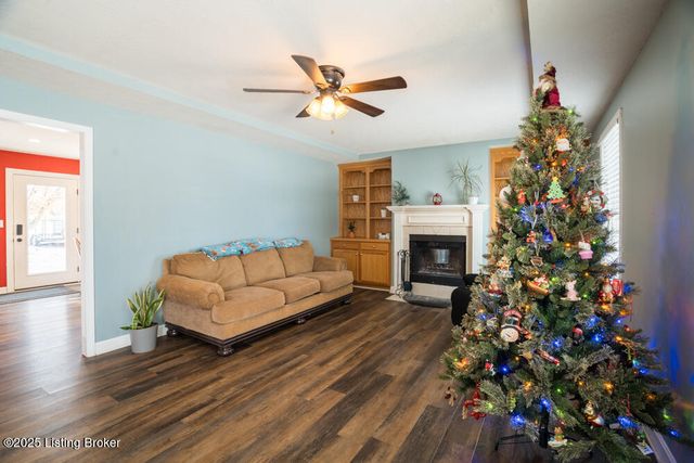 1701 Dawkins Rd, La Grange, KY 40031