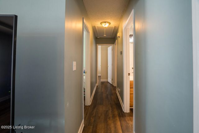 1701 Dawkins Rd, La Grange, KY 40031