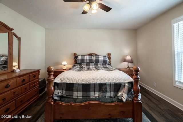 1701 Dawkins Rd, La Grange, KY 40031