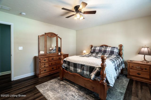 1701 Dawkins Rd, La Grange, KY 40031