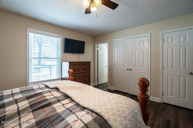 1701 Dawkins Rd, La Grange, KY 40031