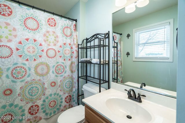 1701 Dawkins Rd, La Grange, KY 40031