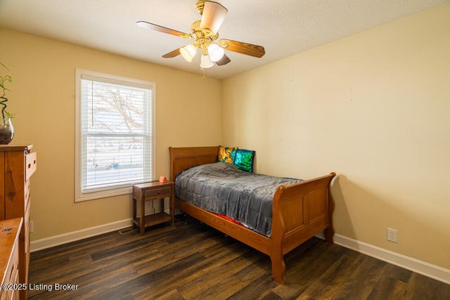 1701 Dawkins Rd, La Grange, KY 40031