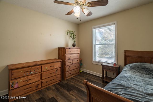 1701 Dawkins Rd, La Grange, KY 40031