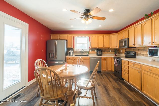 1701 Dawkins Rd, La Grange, KY 40031