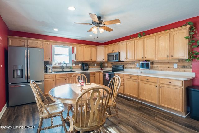 1701 Dawkins Rd, La Grange, KY 40031