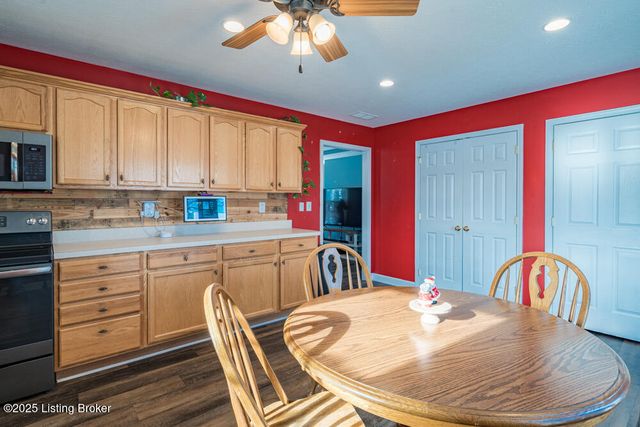 1701 Dawkins Rd, La Grange, KY 40031