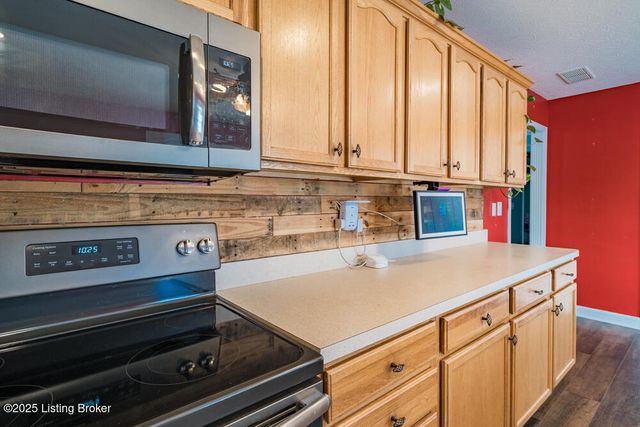 1701 Dawkins Rd, La Grange, KY 40031