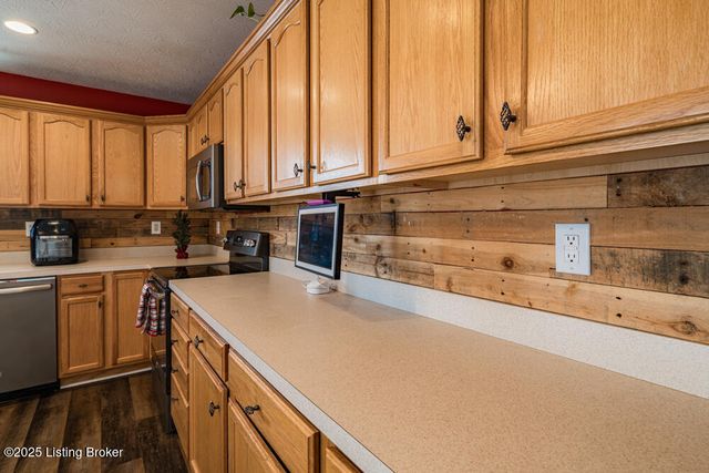 1701 Dawkins Rd, La Grange, KY 40031