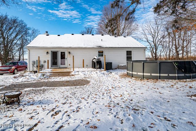 1701 Dawkins Rd, La Grange, KY 40031