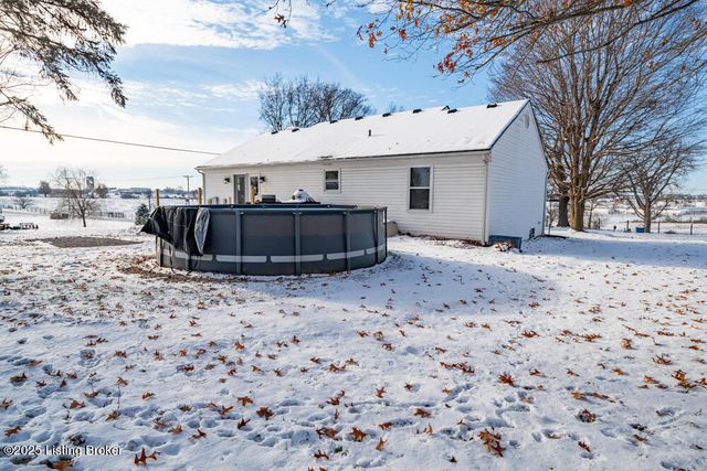 1701 Dawkins Rd, La Grange, KY 40031