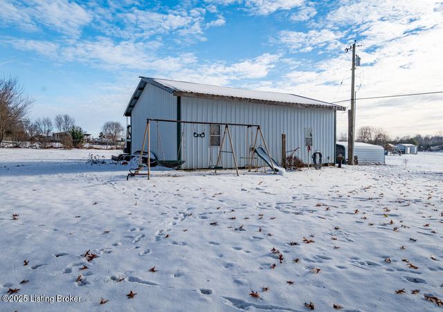 1701 Dawkins Rd, La Grange, KY 40031