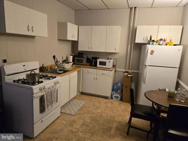 1100 CHESTNUT AVE, Trenton, NJ 08611