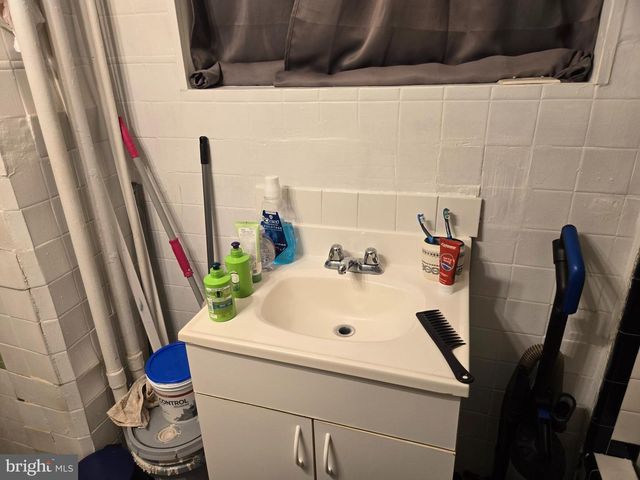 1100 CHESTNUT AVE, Trenton, NJ 08611