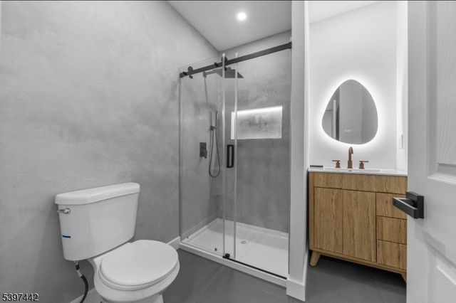 336 Danforth Ave, Jersey City, NJ 07305