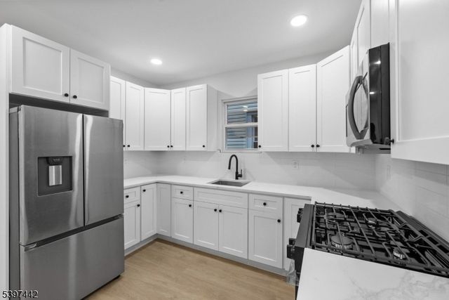 336 Danforth Ave, Jersey City, NJ 07305