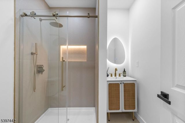 336 Danforth Ave, Jersey City, NJ 07305