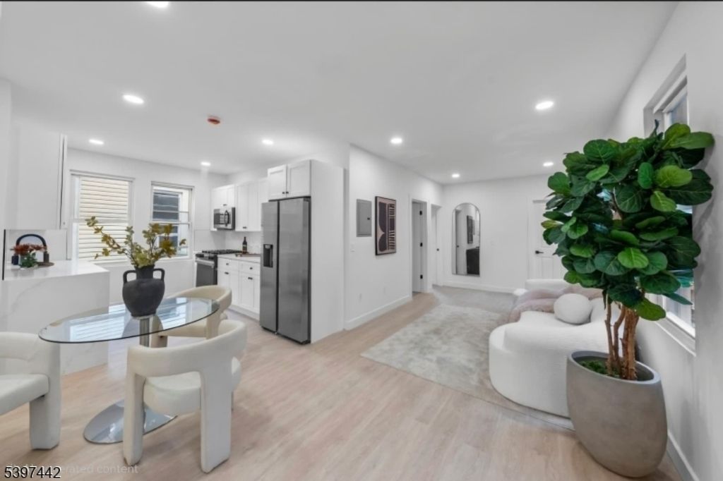 336 Danforth Ave, Jersey City, NJ 07305