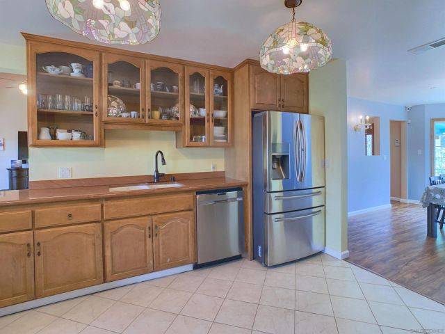 1249 LA CRESTA BLVD, El Cajon, CA 92021