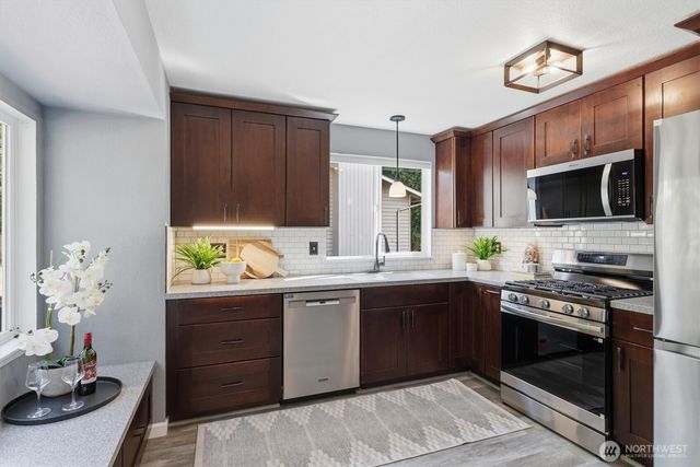 9550 172nd Avenue NE, Redmond, WA 98052