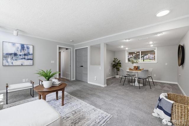 9550 172nd Avenue NE, Redmond, WA 98052