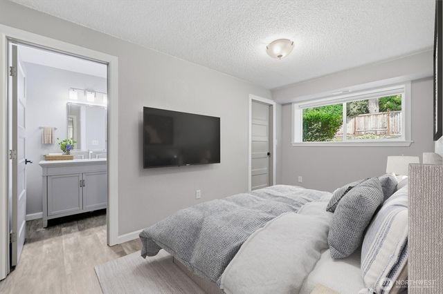 9550 172nd Avenue NE, Redmond, WA 98052
