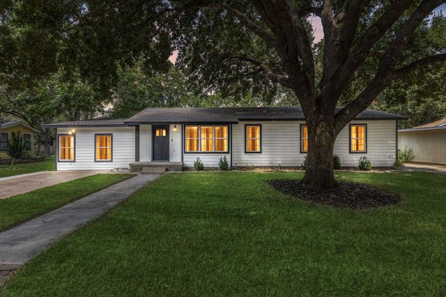 908 Kent ST, Taylor, TX 76574