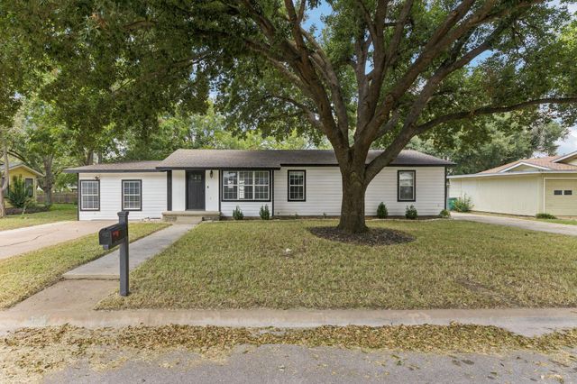 908 Kent ST, Taylor, TX 76574