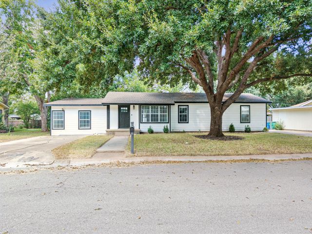 908 Kent ST, Taylor, TX 76574