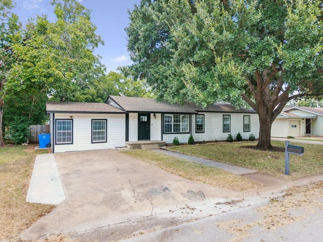 908 Kent ST, Taylor, TX 76574