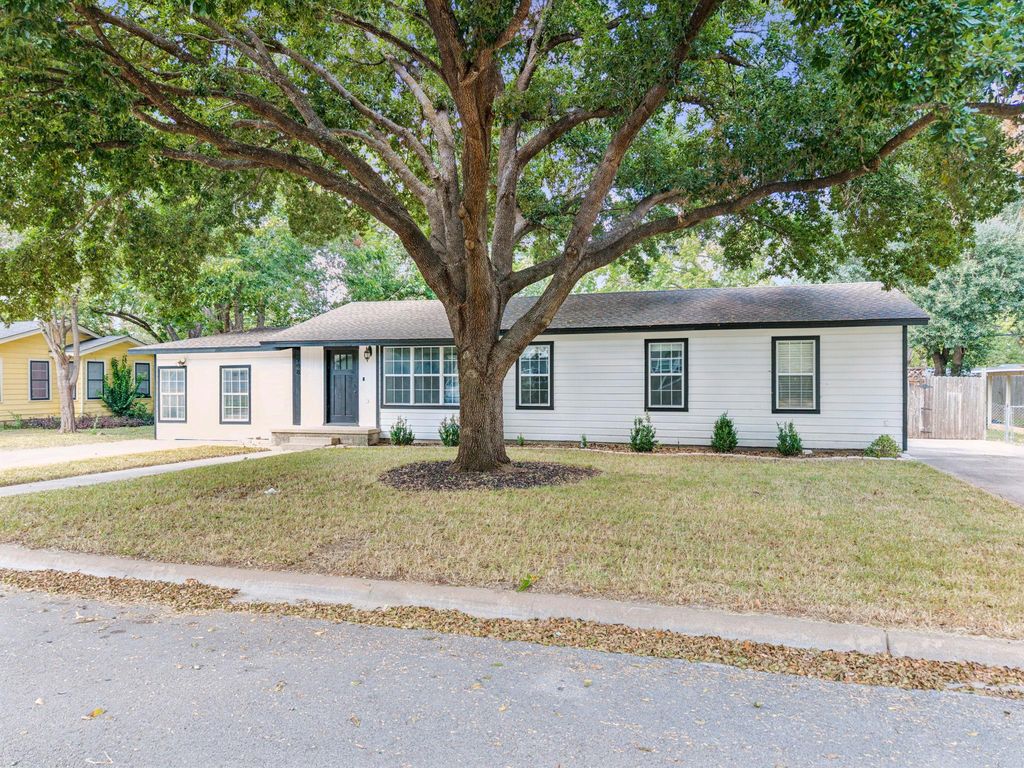 908 Kent ST, Taylor, TX 76574