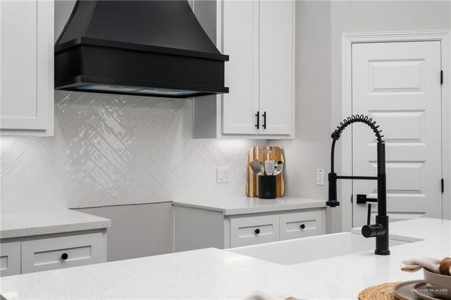 2305 Blue Sky Drive, Weslaco, TX 78596