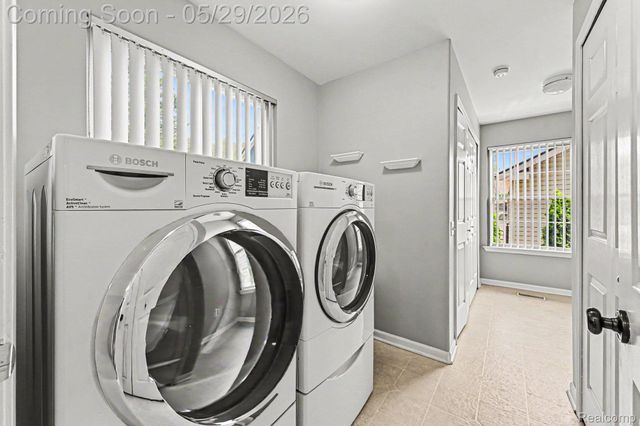 3506 Union Lake Road, Commerce Charter Township, MI 48382