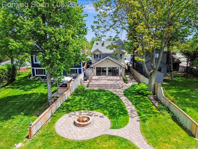 3506 Union Lake Road, Commerce Charter Township, MI 48382