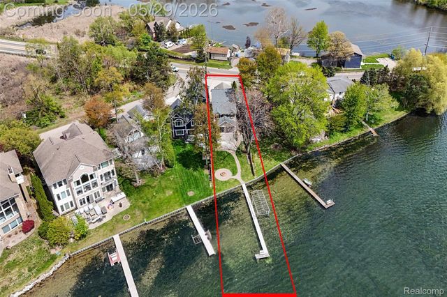 3506 Union Lake Road, Commerce Charter Township, MI 48382