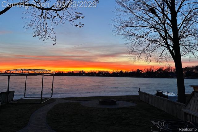 3506 Union Lake Road, Commerce Charter Township, MI 48382