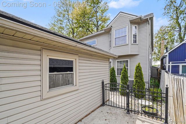 3506 Union Lake Road, Commerce Charter Township, MI 48382