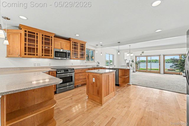 3506 Union Lake Road, Commerce Charter Township, MI 48382
