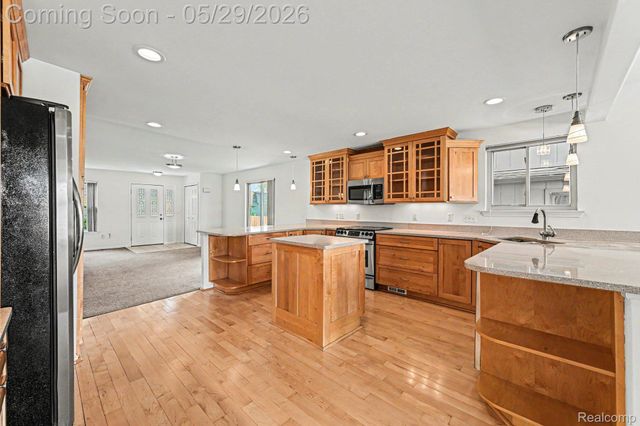 3506 Union Lake Road, Commerce Charter Township, MI 48382