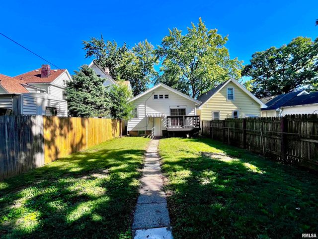 133 NE ROCK ISLAND Avenue, Peoria, IL 61603
