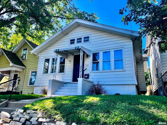 133 NE ROCK ISLAND Avenue, Peoria, IL 61603